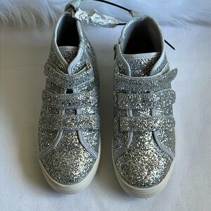 Epic Threads Girls Lunaa  All Over Glitter Sneakers Size 4M. New Without  tags.